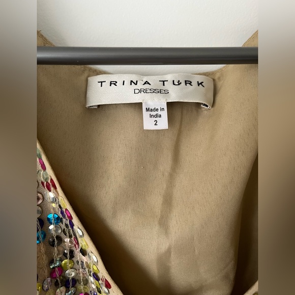 Trina Turk sequin bat wing dress! Multicoloured sequins on chiffon. Size 2 - Picture 4 of 6